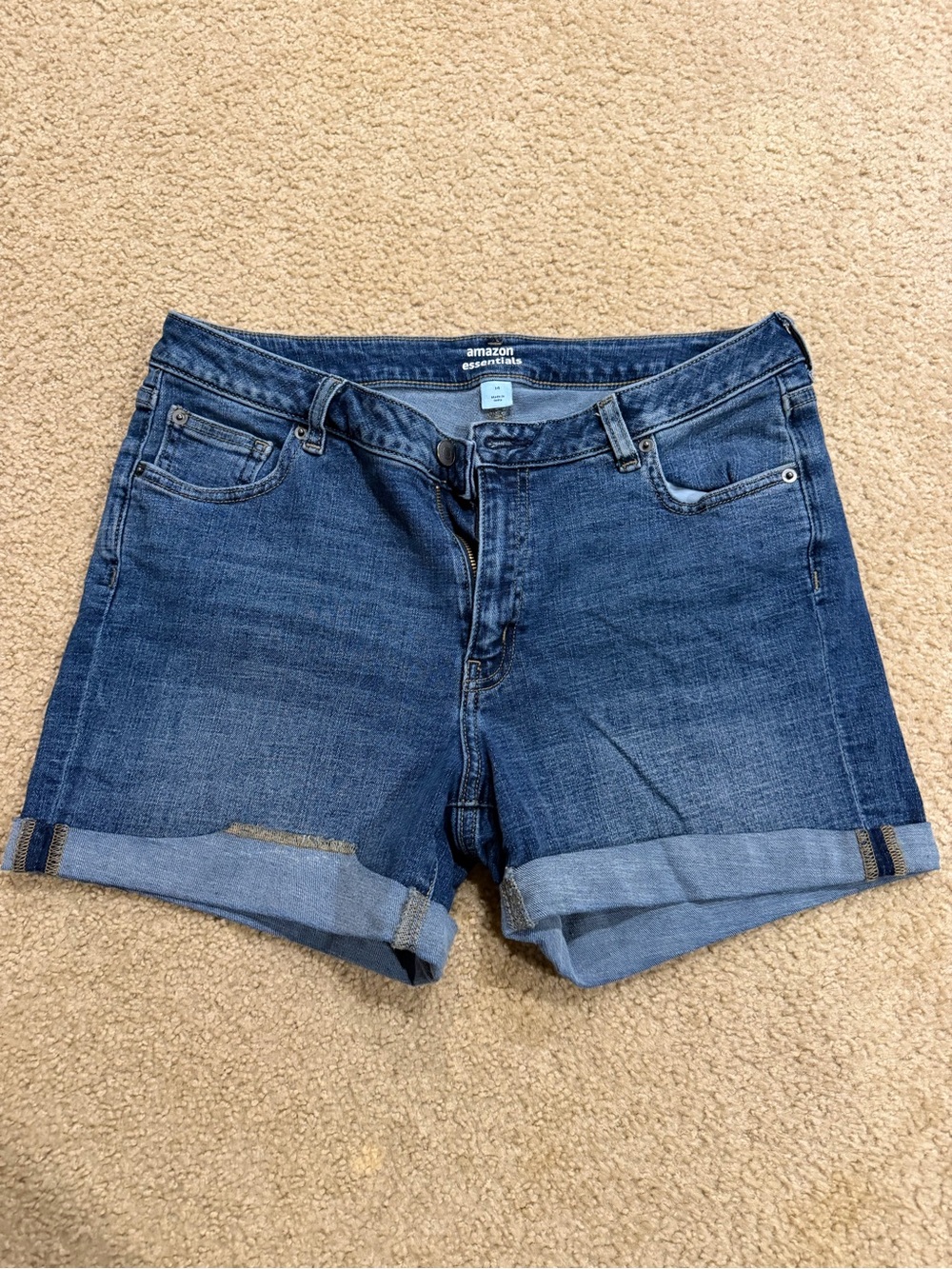 Amazon Essentials Women's Medium Blue Denim Cuffed Jean Shorts